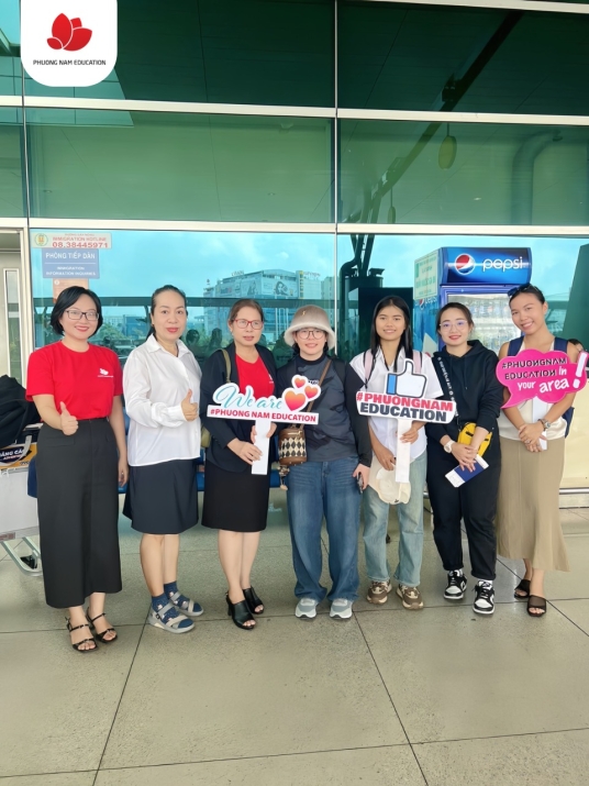  04 bạn du học sinh nhà Phuong Nam Education đã có mặt tại sân bay, sẵn sàng du học nghề Đức ngành Điều dưỡng