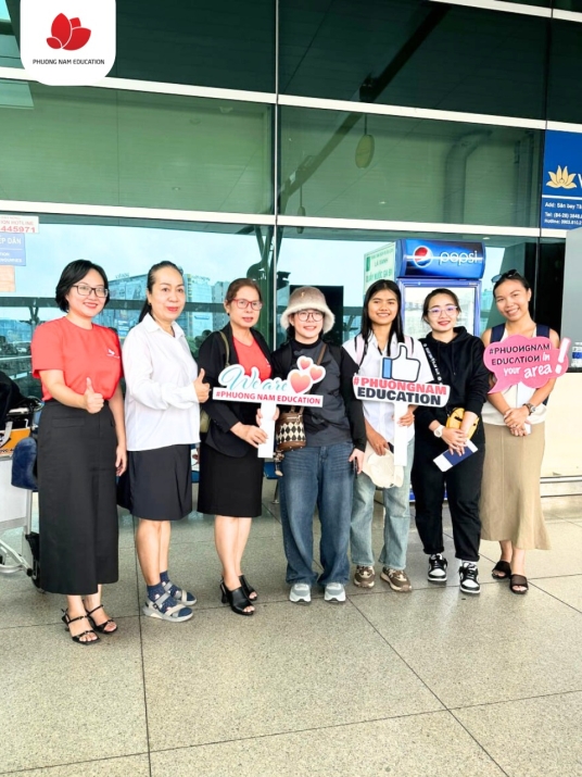  04 bạn du học sinh nhà Phuong Nam Education đã có mặt tại sân bay, sẵn sàng du học nghề Đức ngành Điều dưỡng